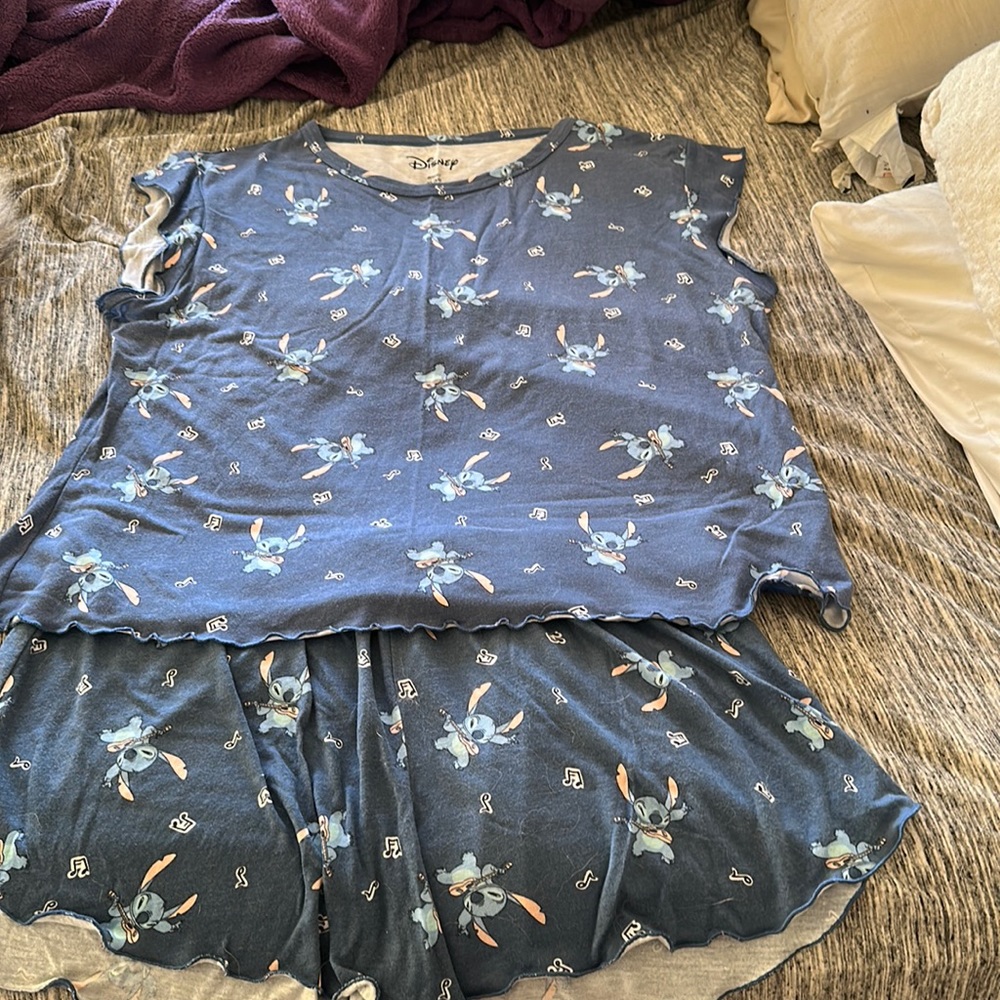 Lilo and stitch women’s pajama set